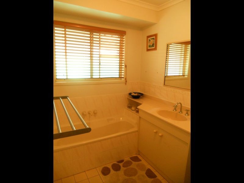 22 Federation Drive, Hillcrest QLD 4118