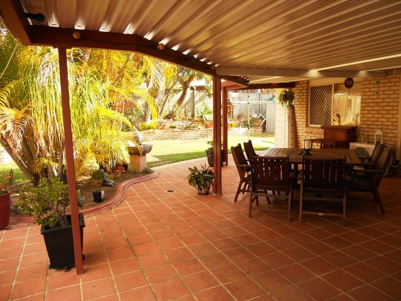 22 Federation Drive, Hillcrest QLD 4118