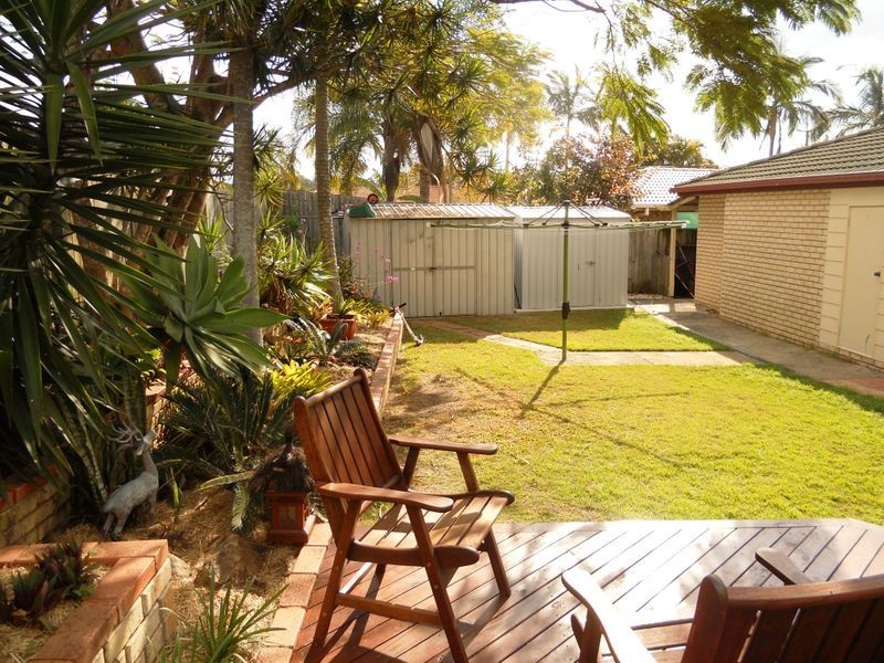 22 Federation Drive, Hillcrest QLD 4118