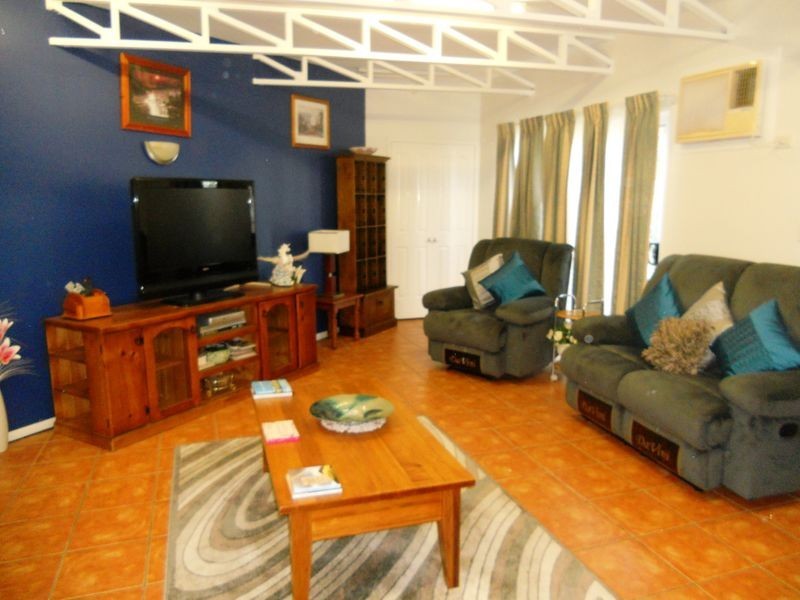 16 Haylett Rise, Regents Park QLD 4118