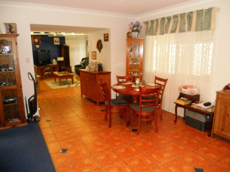 16 Haylett Rise, Regents Park QLD 4118