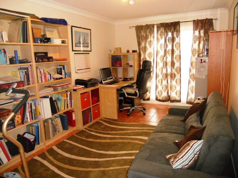 16 Haylett Rise, Regents Park QLD 4118