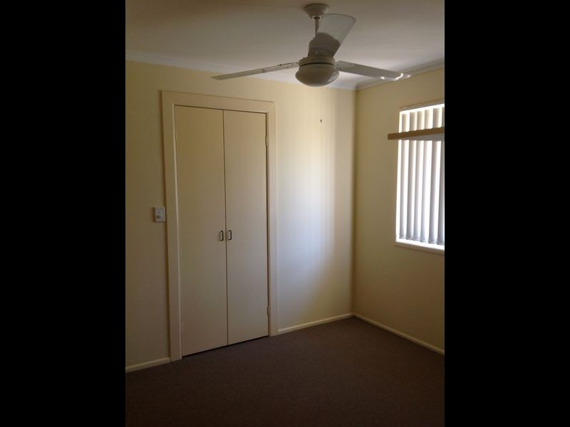 27 Dryade Street, Regents Park QLD 4118