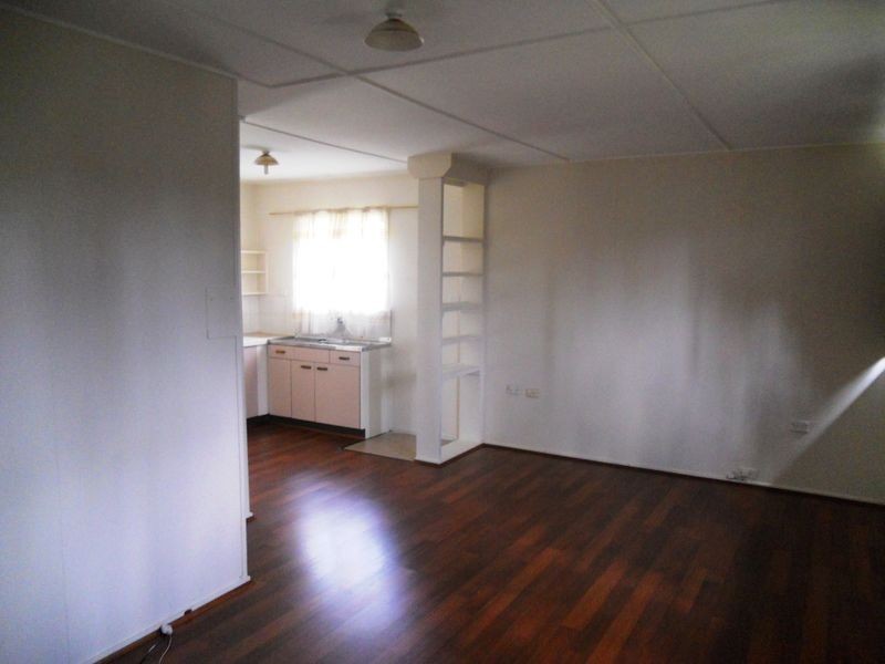 42 Bruce Road, Woodridge QLD 4114