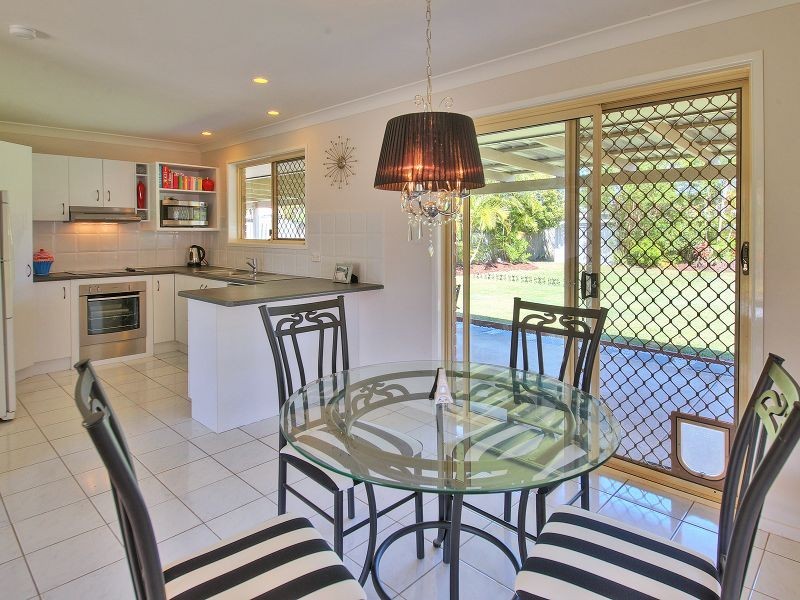 9 Learmonth Court, Hillcrest QLD 4118