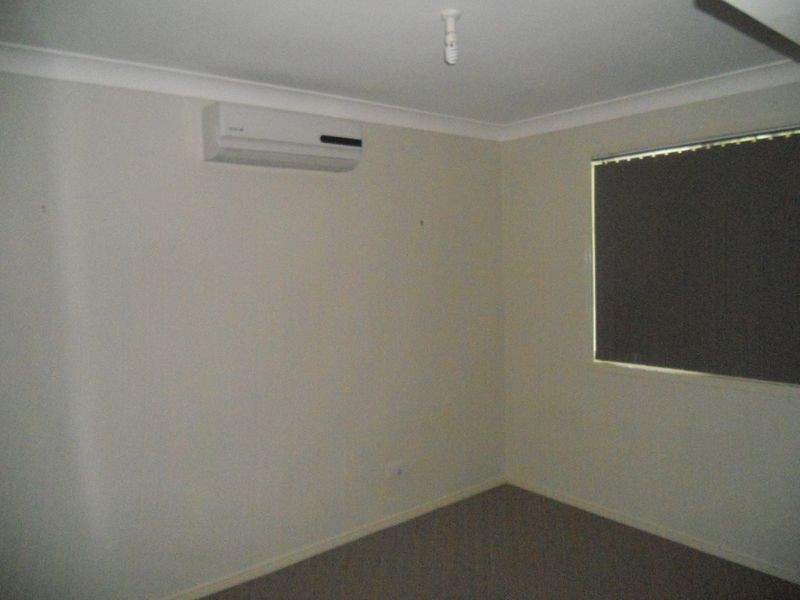 16 Cresthill Avenue, Regents Park QLD 4118