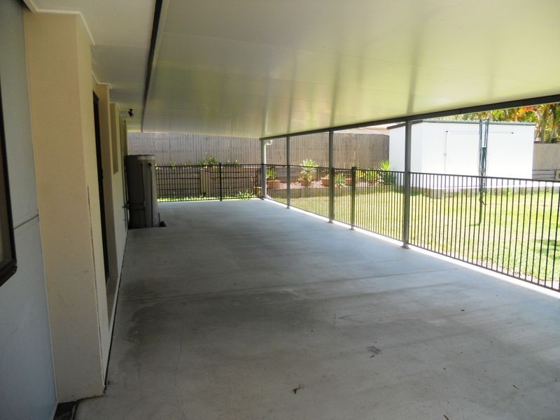 16 Cresthill Avenue, Regents Park QLD 4118