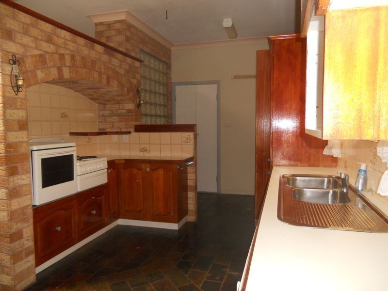 48 Owens Crescent, Regents Park QLD 4118