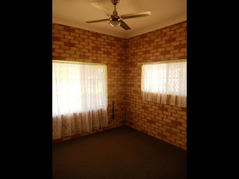 48 Owens Crescent, Regents Park QLD 4118