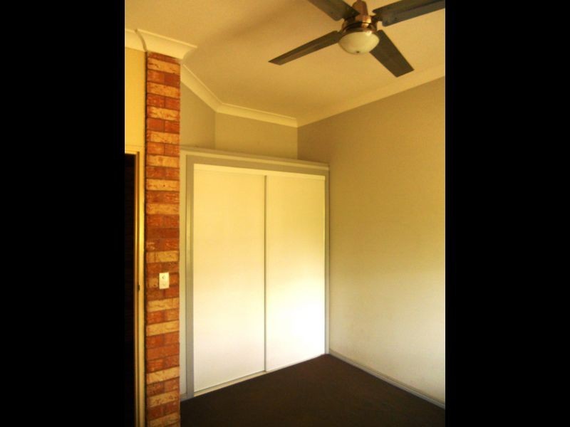 48 Owens Crescent, Regents Park QLD 4118