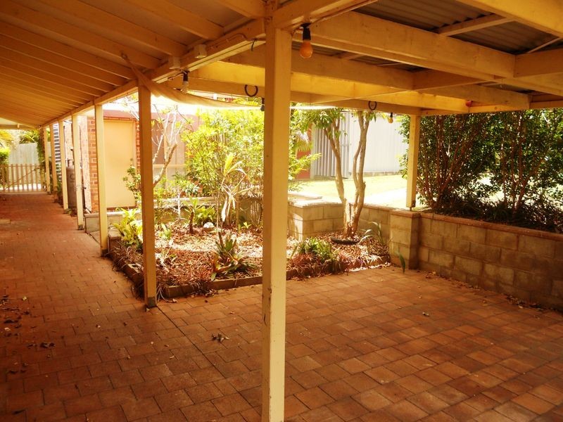 48 Owens Crescent, Regents Park QLD 4118