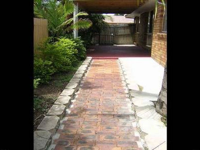 35 Thistle Street, Regents Park QLD 4118