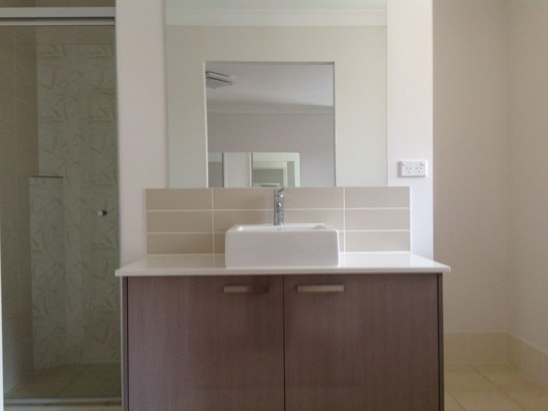 13 Rosella Close, Calamvale QLD 4116