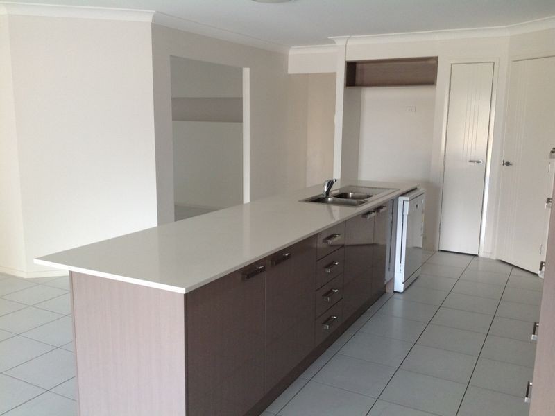 13 Rosella Close, Calamvale QLD 4116