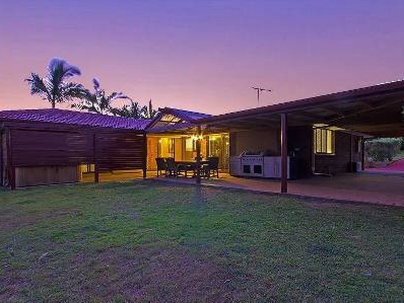 37 Bennett Drive, Regents Park QLD 4118
