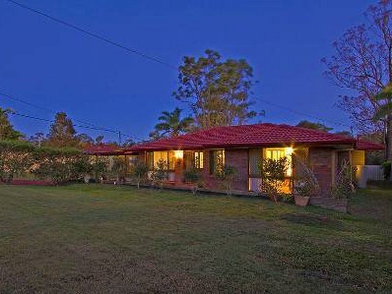37 Bennett Drive, Regents Park QLD 4118