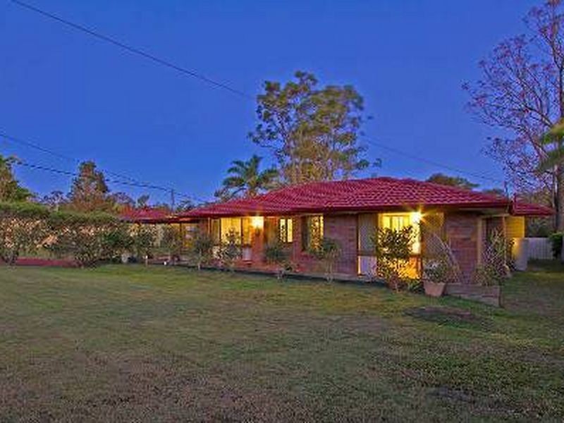 37 Bennett Drive, Regents Park QLD 4118