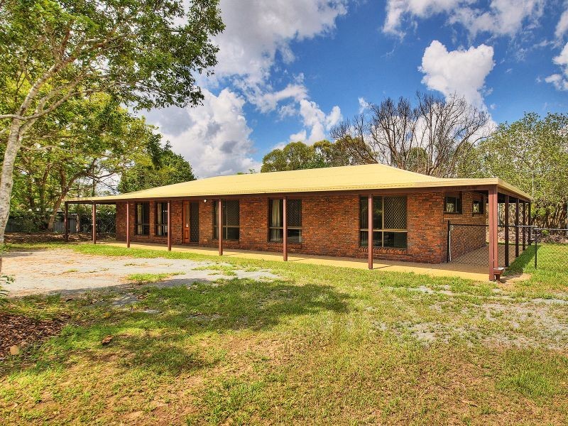 16 Clover Court, Regents Park QLD 4118