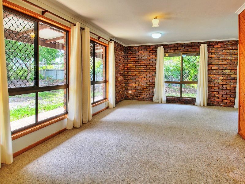 16 Clover Court, Regents Park QLD 4118