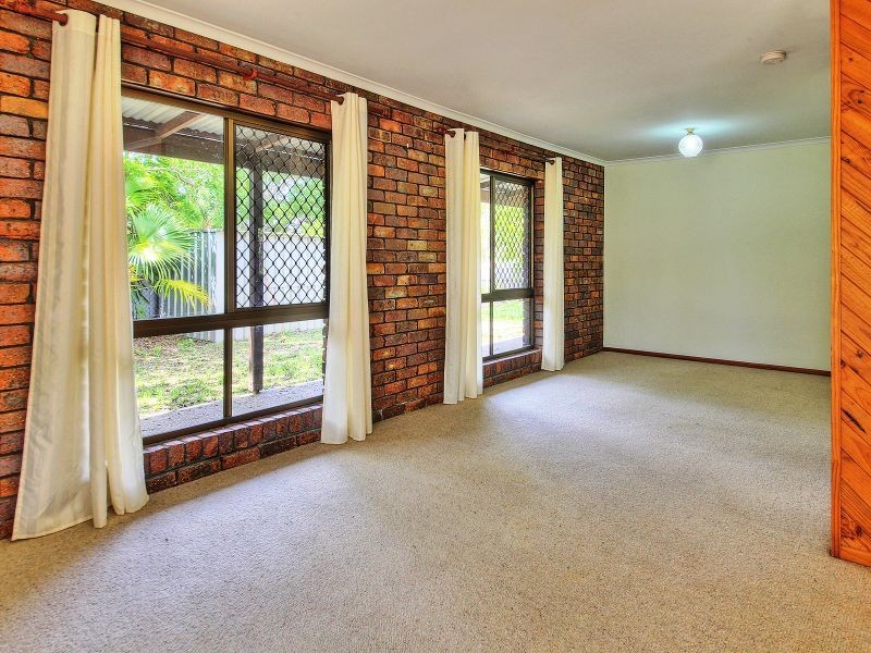 16 Clover Court, Regents Park QLD 4118