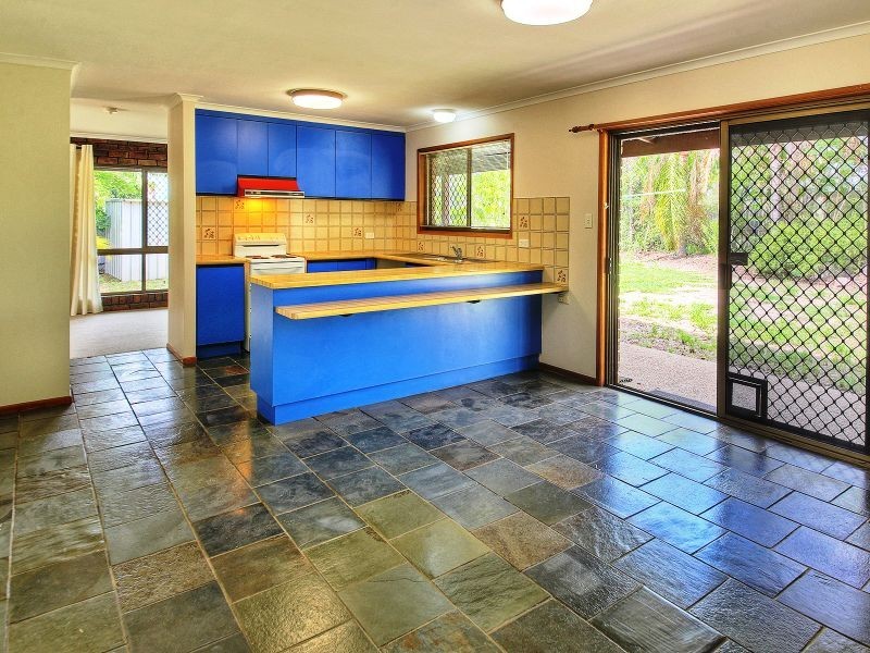 16 Clover Court, Regents Park QLD 4118