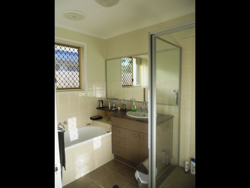 2 Blessing Place, Boronia Heights QLD 4124