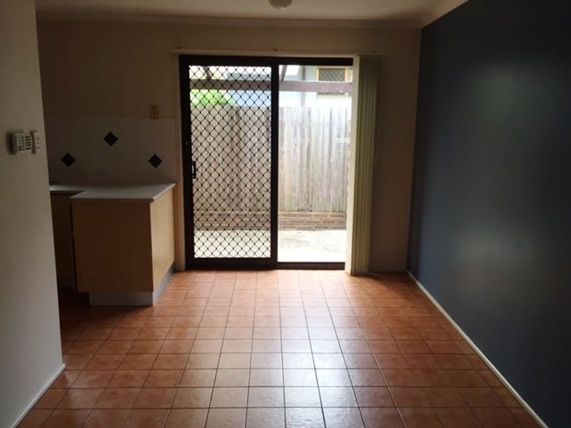 20 Dryade Street, Regents Park QLD 4118