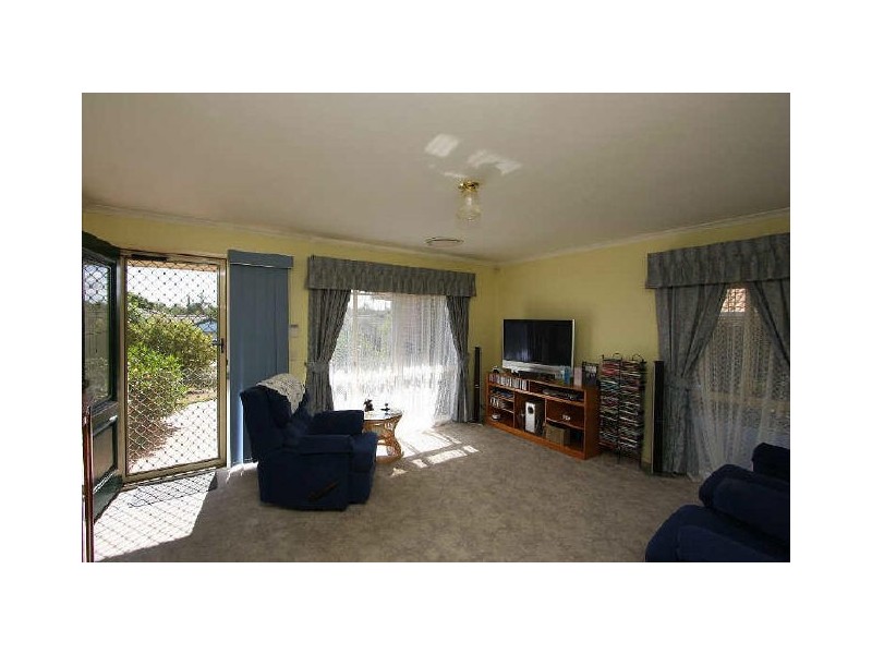 8 Forestgum Grove, Regents Park QLD 4118