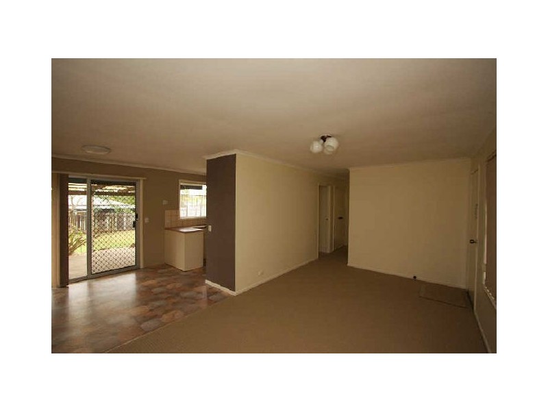 143 Waratah Drive, Crestmead QLD 4132