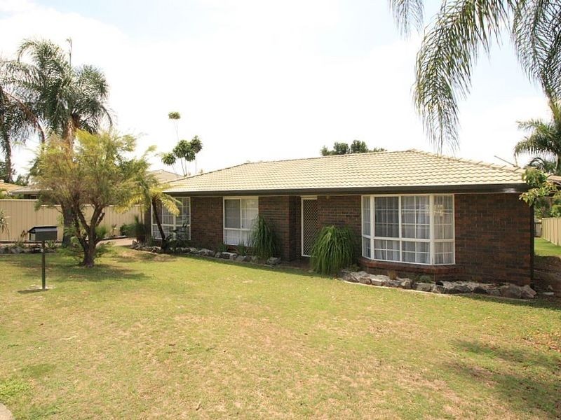 10 Redgum Drive, Regents Park QLD 4118