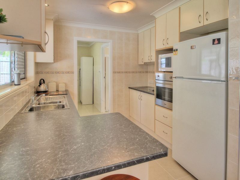 21 Silvertop Street, Hillcrest QLD 4118