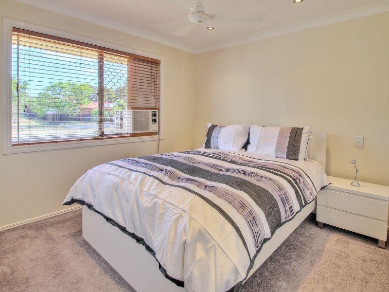 21 Silvertop Street, Hillcrest QLD 4118