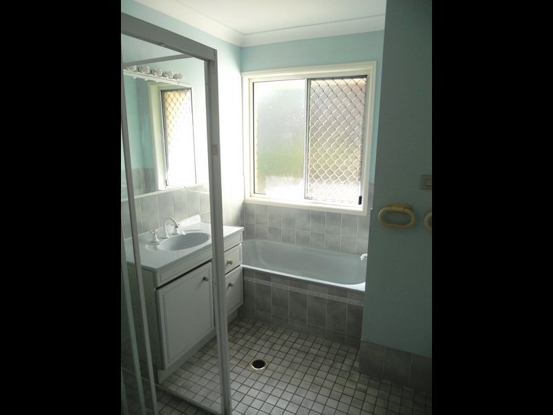 8 Hydrabad Street, Regents Park QLD 4118