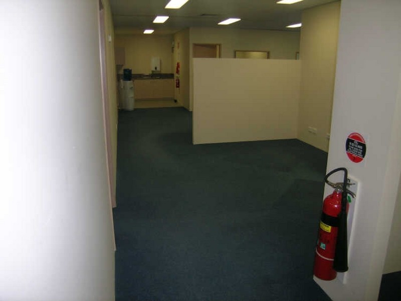 Ground Floor/1 Helen Street, Hillcrest QLD 4118