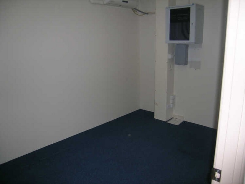 Ground Floor/1 Helen Street, Hillcrest QLD 4118