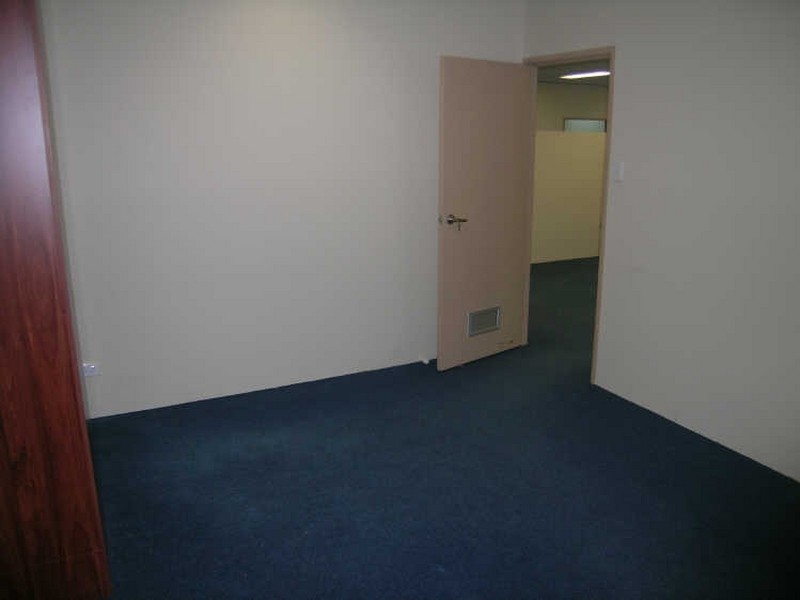Ground Floor/1 Helen Street, Hillcrest QLD 4118