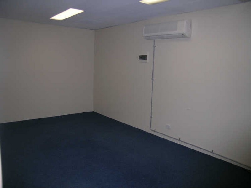 Ground Floor/1 Helen Street, Hillcrest QLD 4118