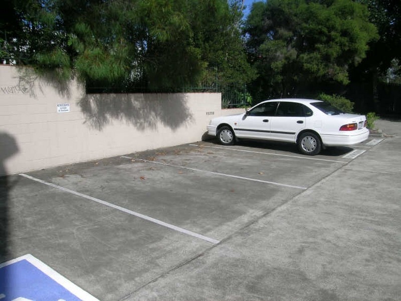 Ground Floor/1 Helen Street, Hillcrest QLD 4118