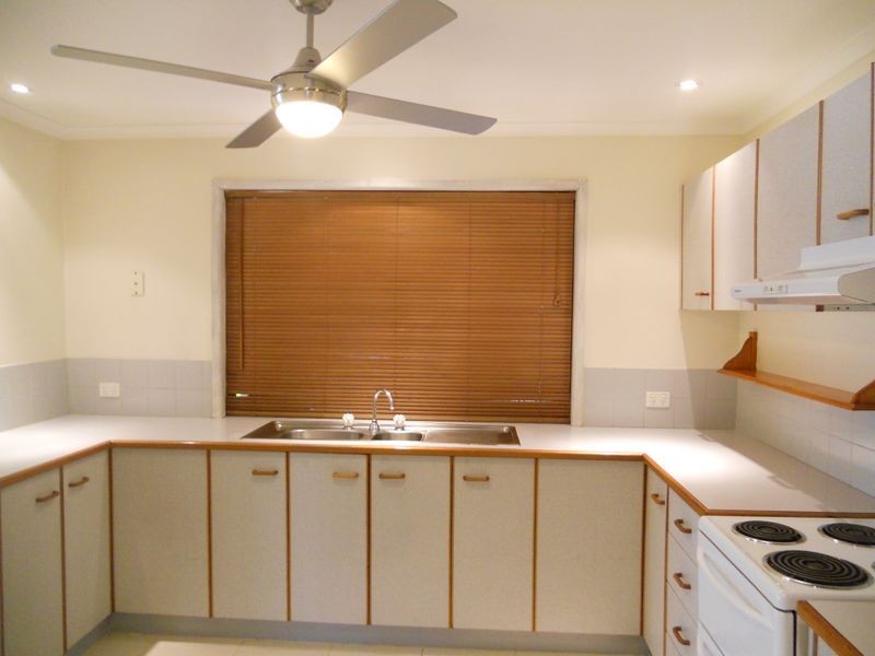 26 Cresthill Avenue, Regents Park QLD 4118