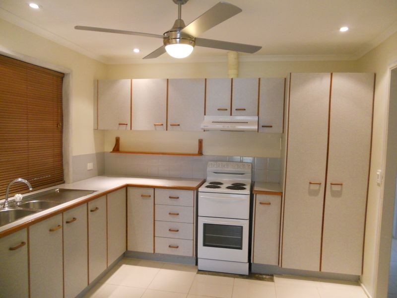 26 Cresthill Avenue, Regents Park QLD 4118