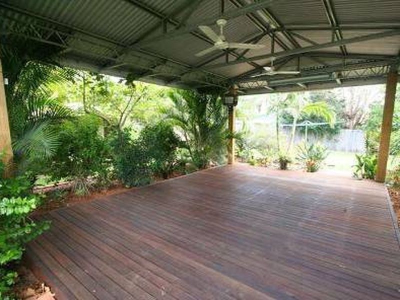 26 Cresthill Avenue, Regents Park QLD 4118