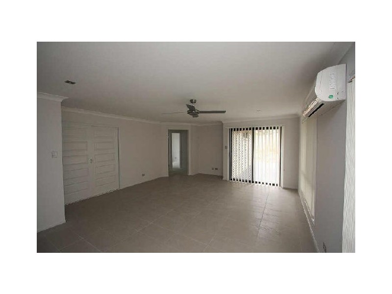 18 Yarraman Chase, Waterford QLD 4133