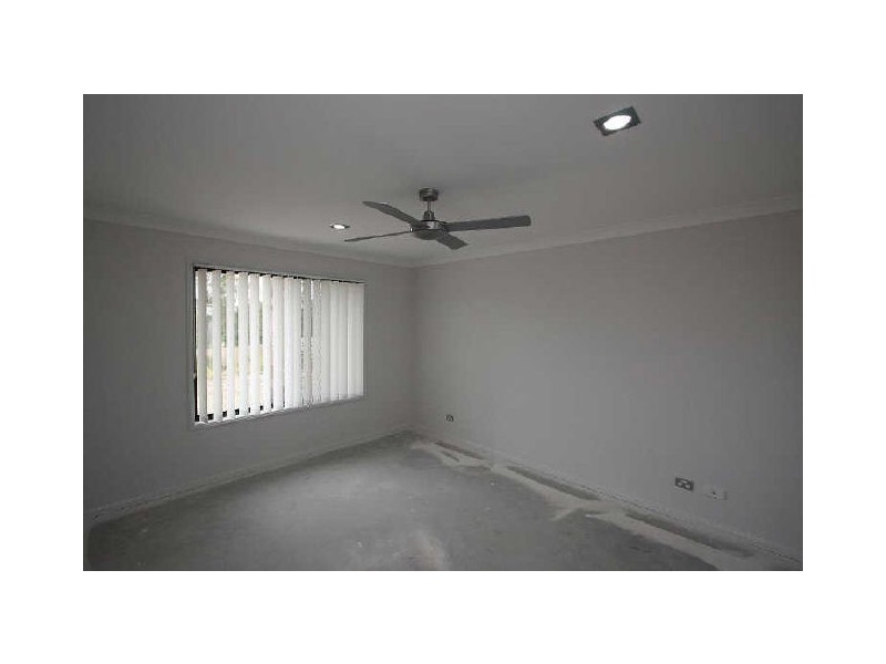 18 Yarraman Chase, Waterford QLD 4133