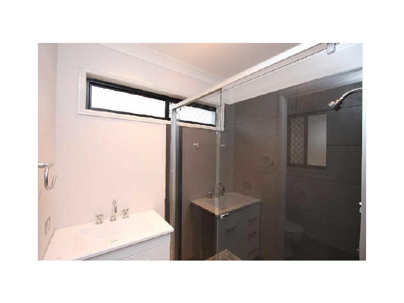 18 Yarraman Chase, Waterford QLD 4133