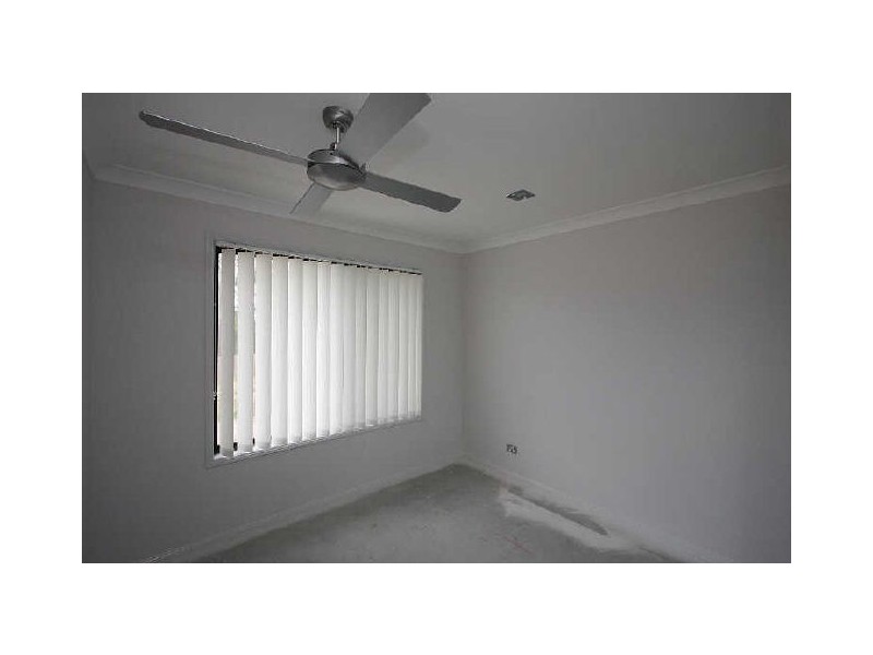 18 Yarraman Chase, Waterford QLD 4133