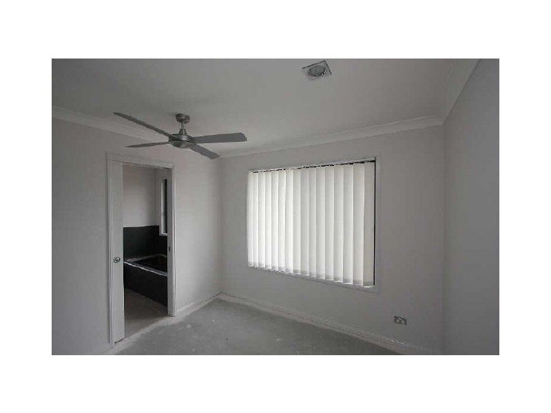 18 Yarraman Chase, Waterford QLD 4133