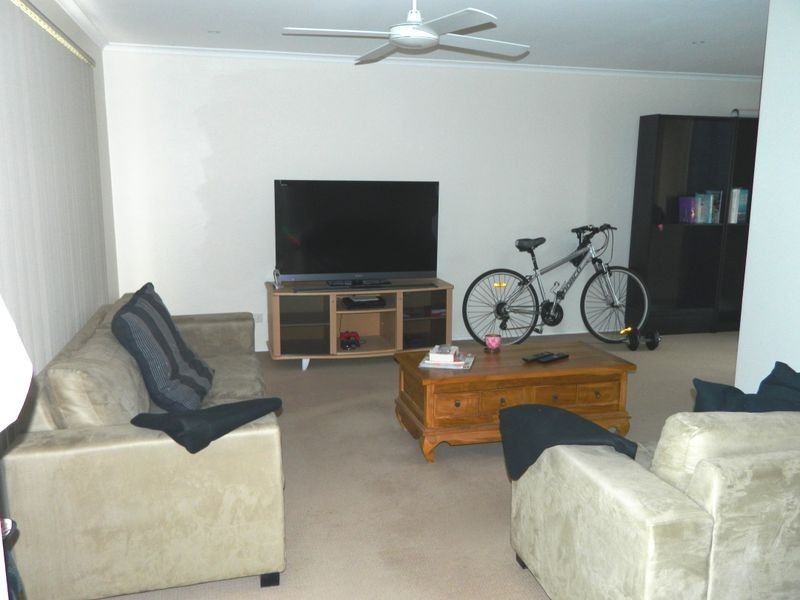 36 Federation Drive, Hillcrest QLD 4118