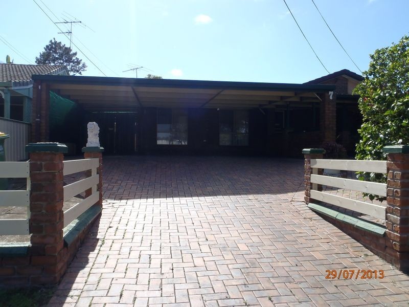 7 Silvertop Street, Hillcrest QLD 4118