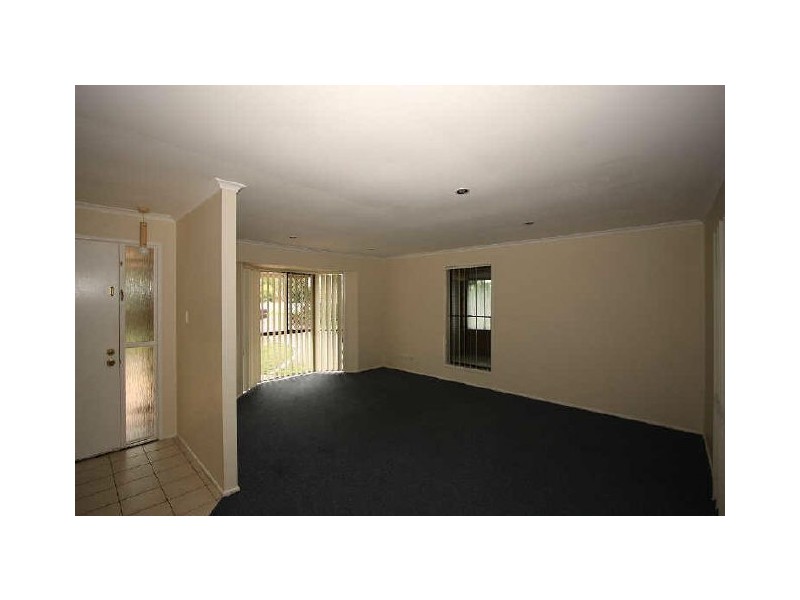 3 Acorus Court, Regents Park QLD 4118