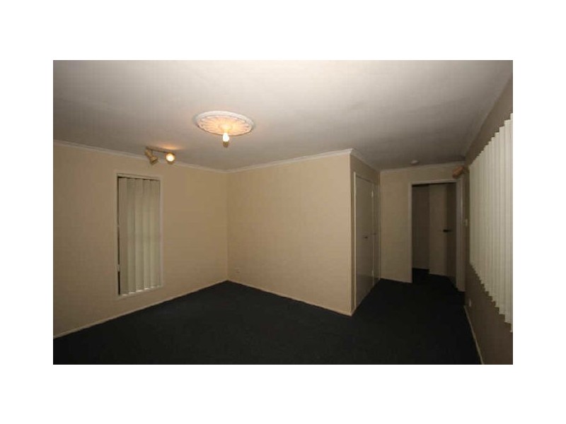 3 Acorus Court, Regents Park QLD 4118